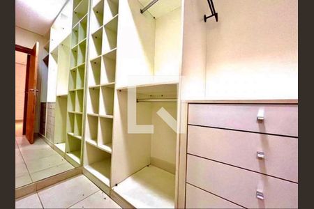 Casa à venda com 3 quartos, 331m² em Quintas do Ingaí, Barueri