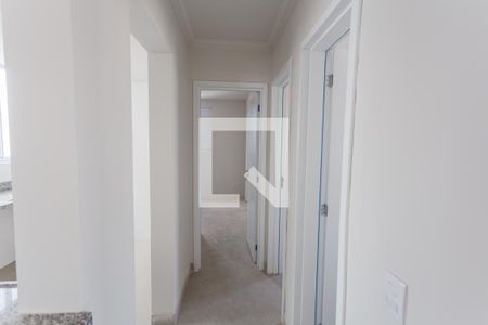 Corredor de apartamento à venda com 2 quartos, 54m² em Ana Lúcia, Belo Horizonte