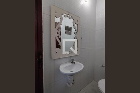 Banheiro - torneira de casa para alugar com 3 quartos, 120m² em Vila das Merces, São Paulo