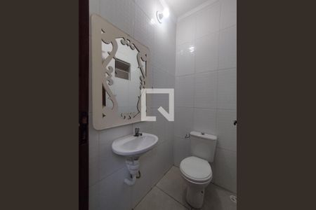 Banheiro - torneira de casa para alugar com 3 quartos, 120m² em Vila das Merces, São Paulo