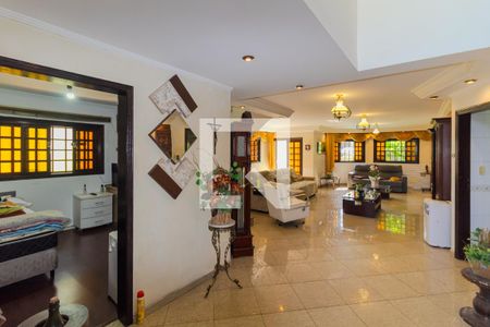 Sala de casa para alugar com 6 quartos, 697m² em Chácara Mafalda, São Paulo