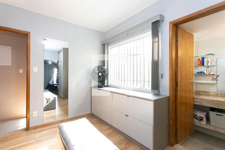 Closet da Suíte 1 de casa à venda com 2 quartos, 160m² em Vila Mafra, São Paulo