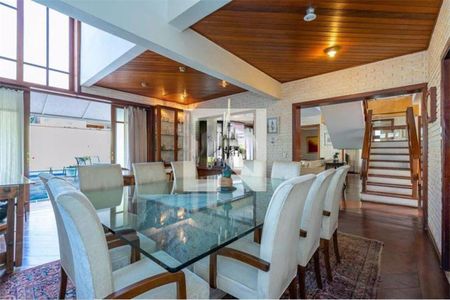 Casa à venda com 5 quartos, 433m² em Morada dos Pássaros, Barueri