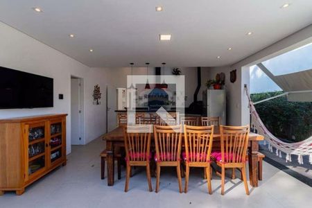 Casa à venda com 3 quartos, 305m² em Morada das Flores (Aldeia da Serra), Barueri