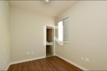 Suíte de casa à venda com 4 quartos, 160m² em Nova Floresta, Belo Horizonte
