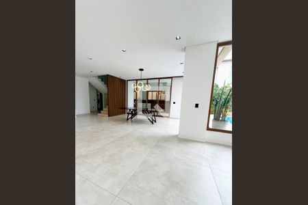 Casa à venda com 4 quartos, 418m² em Tamboré, Santana de Parnaíba