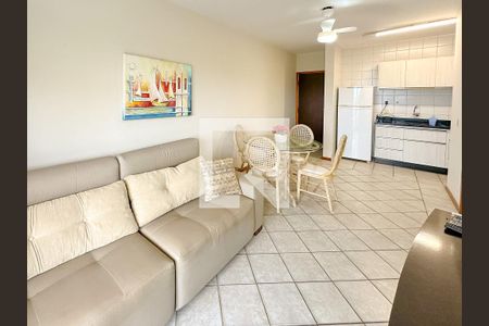 Sala de TV de apartamento para alugar com 2 quartos, 63m² em Canasvieiras, Florianópolis