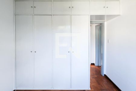 Quarto 1 de apartamento para alugar com 2 quartos, 51m² em Laranjeiras, Rio de Janeiro