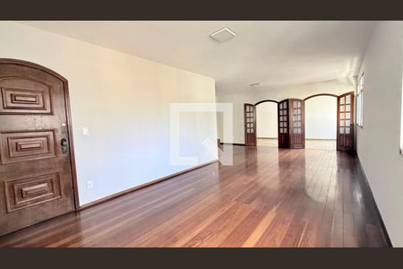 Apartamento à venda com 4 quartos, 179m² em Funcionários, Belo Horizonte