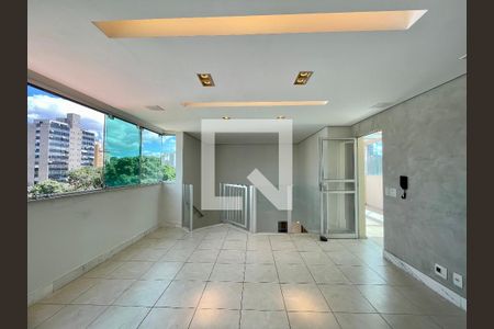 Apartamento à venda com 3 quartos, 162m² em Santa Tereza, Belo Horizonte