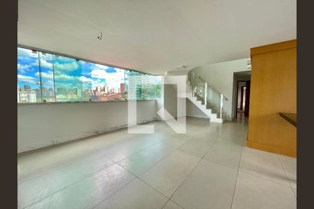 Apartamento à venda com 3 quartos, 162m² em Santa Tereza, Belo Horizonte