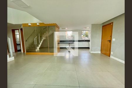 Apartamento à venda com 3 quartos, 162m² em Santa Tereza, Belo Horizonte