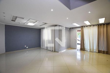 Casa à venda com 4 quartos, 240m² em Calaboca, Niterói