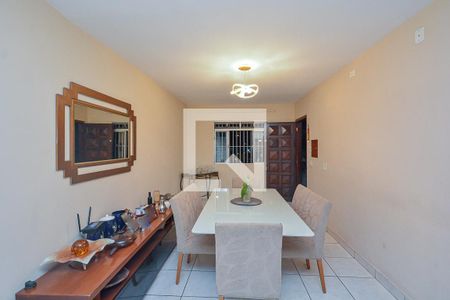 Sala de casa à venda com 4 quartos, 250m² em Jardim dos Manacas, São Paulo