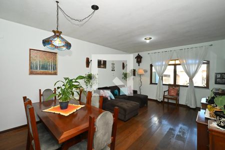 Sala de casa para alugar com 3 quartos, 280m² em Parque Assuncao, Taboão da Serra