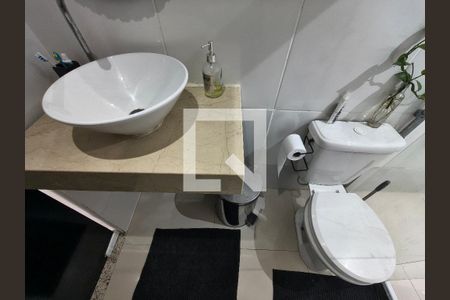 Banheiro Social de casa de condomínio para alugar com 3 quartos, 120m² em Taquara, Rio de Janeiro
