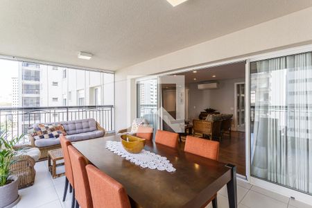 Varanda de apartamento à venda com 3 quartos, 210m² em Moema, São Paulo