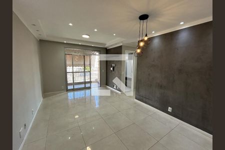 Sala de apartamento para alugar com 2 quartos, 75m² em Vila Valqueire, Rio de Janeiro