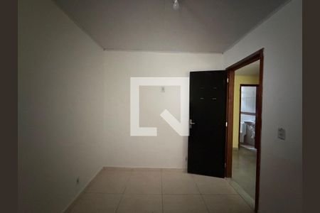 Quarto 1 de kitnet/studio para alugar com 2 quartos, 48m² em Taquara, Rio de Janeiro