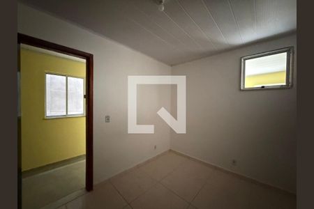 Quarto 1 de kitnet/studio para alugar com 2 quartos, 48m² em Taquara, Rio de Janeiro