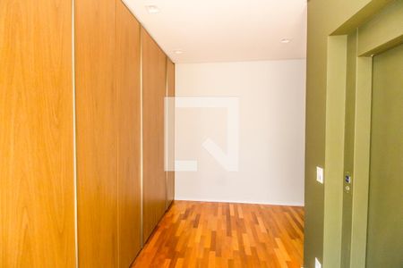 Corredor de apartamento à venda com 4 quartos, 520m² em Residencial 18 do Forte, Santana de Parnaíba