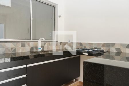 Sala e cozinha  de apartamento para alugar com 1 quarto, 45m² em Santa Cruz, Belo Horizonte