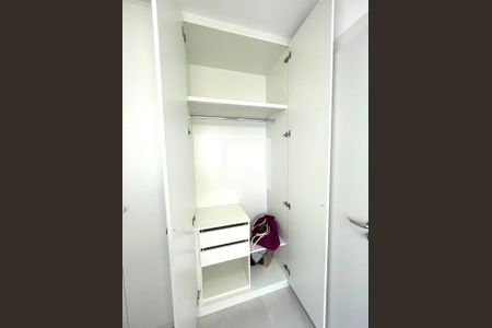 Quarto de apartamento para alugar com 2 quartos, 34m² em Várzea da Barra Funda, São Paulo