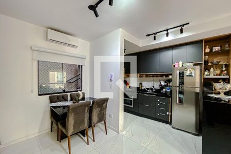 Sala de casa à venda com 3 quartos, 135m² em Água Rasa, São Paulo