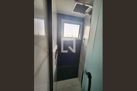 Banheiro de apartamento para alugar com 2 quartos, 46m² em Vila das Bandeiras, Guarulhos