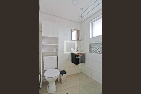 Banheiro da Suíte de casa para alugar com 2 quartos, 70m² em Jardim Regina, São Paulo