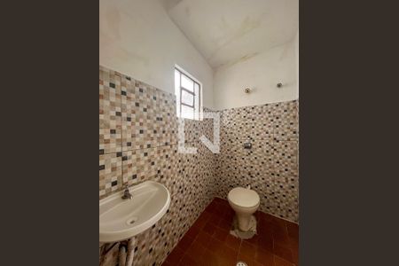 Banheiro de casa para alugar com 1 quarto, 30m² em Vila Moraes, São Paulo
