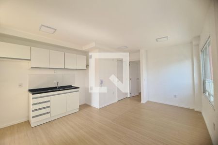 Sala e Cozinha de apartamento para alugar com 2 quartos, 34m² em Vila Ema, São Paulo