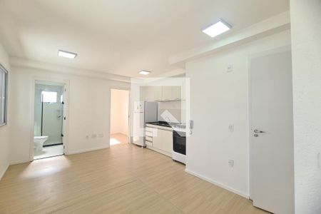 Sala e Cozinha de apartamento para alugar com 2 quartos, 34m² em Vila Ema, São Paulo