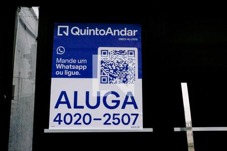 Casa para alugar com 3 quartos, 300m² em Santa Terezinha, Mesquita