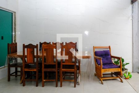 Casa para alugar com 3 quartos, 300m² em Santa Terezinha, Mesquita