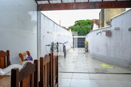 Casa para alugar com 3 quartos, 300m² em Santa Terezinha, Mesquita