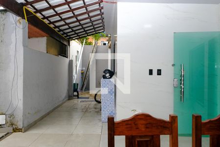 Casa para alugar com 3 quartos, 300m² em Santa Terezinha, Mesquita