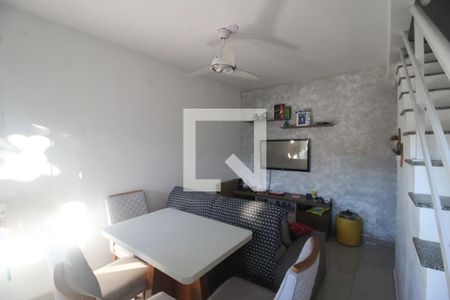 Sala de casa para alugar com 3 quartos, 102m² em Jardim Jasmim, Nova Iguaçu