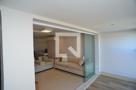 Varanda de apartamento para alugar com 4 quartos, 164m² em Barra da Tijuca, Rio de Janeiro