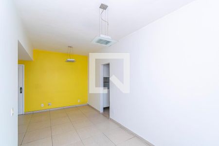 Sala de apartamento para alugar com 2 quartos, 80m² em Cordovil, Rio de Janeiro