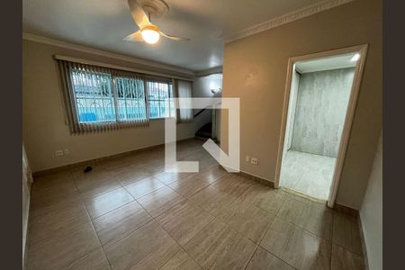 Casa para alugar com 3 quartos, 236m² em Embaré, Santos