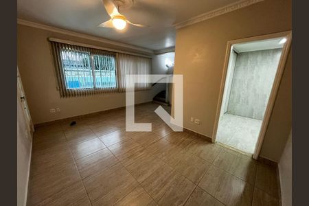 Casa para alugar com 3 quartos, 236m² em Embaré, Santos
