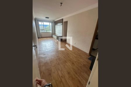 Sala de apartamento para alugar com 3 quartos, 62m² em Jardim Utinga, Santo André