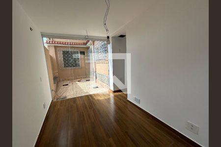 Sala de casa para alugar com 2 quartos, 90m² em Vila Valqueire, Rio de Janeiro