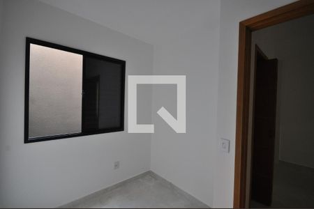 Quarto 2 de apartamento para alugar com 2 quartos, 38m² em Vila Isolina Mazzei, São Paulo