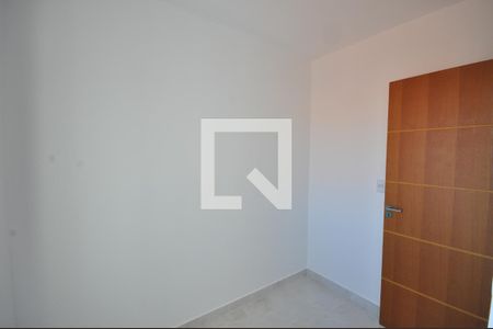 Quarto 2 de apartamento para alugar com 2 quartos, 38m² em Vila Isolina Mazzei, São Paulo