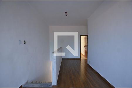 Sala de casa para alugar com 2 quartos, 90m² em Vila Valqueire, Rio de Janeiro