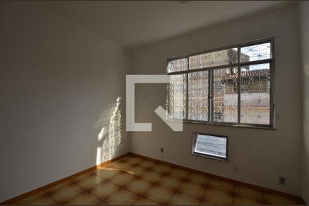 Quarto 1 de casa para alugar com 2 quartos, 90m² em Vila Valqueire, Rio de Janeiro