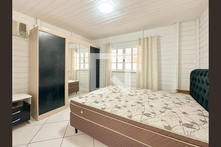 Quarto 1 de casa para alugar com 2 quartos, 140m² em Santinho, Florianópolis