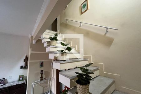 Escada de casa de condomínio para alugar com 3 quartos, 100m² em Freguesia (ilha do Governador), Rio de Janeiro